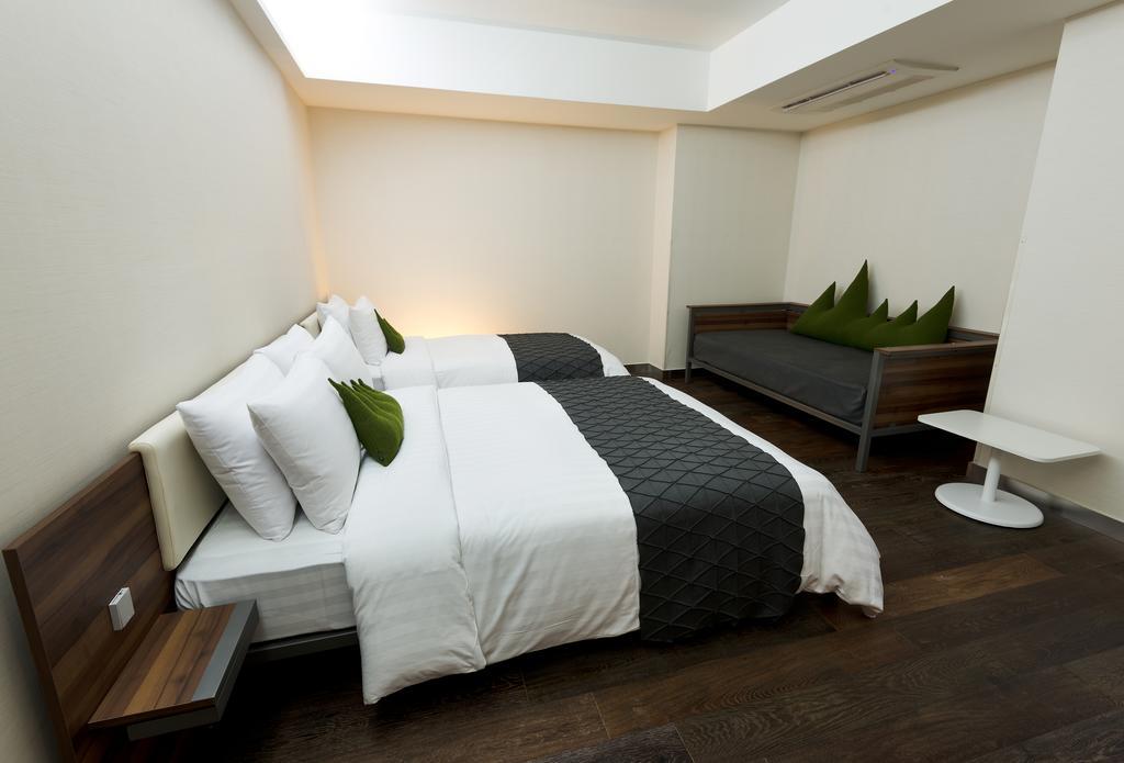 Metro Hotel Myeongdong Сеул Екстер'єр фото