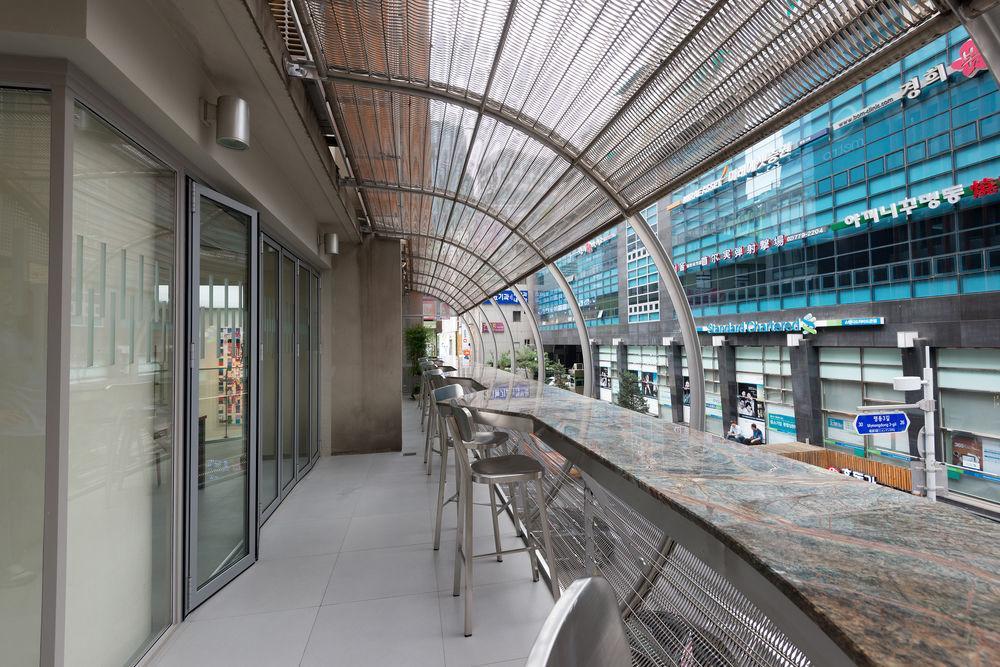 Metro Hotel Myeongdong Сеул Екстер'єр фото
