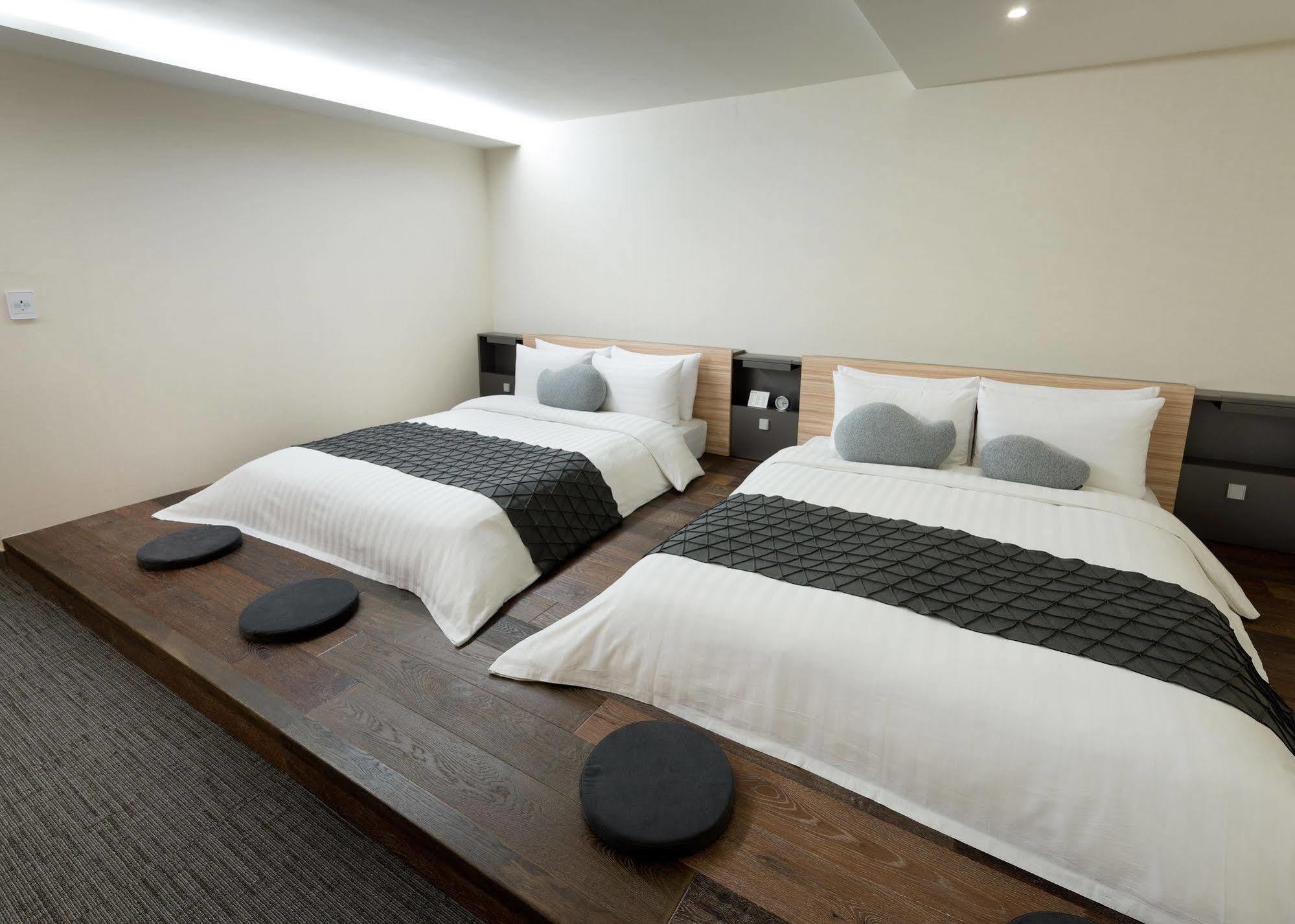 Metro Hotel Myeongdong Сеул Екстер'єр фото